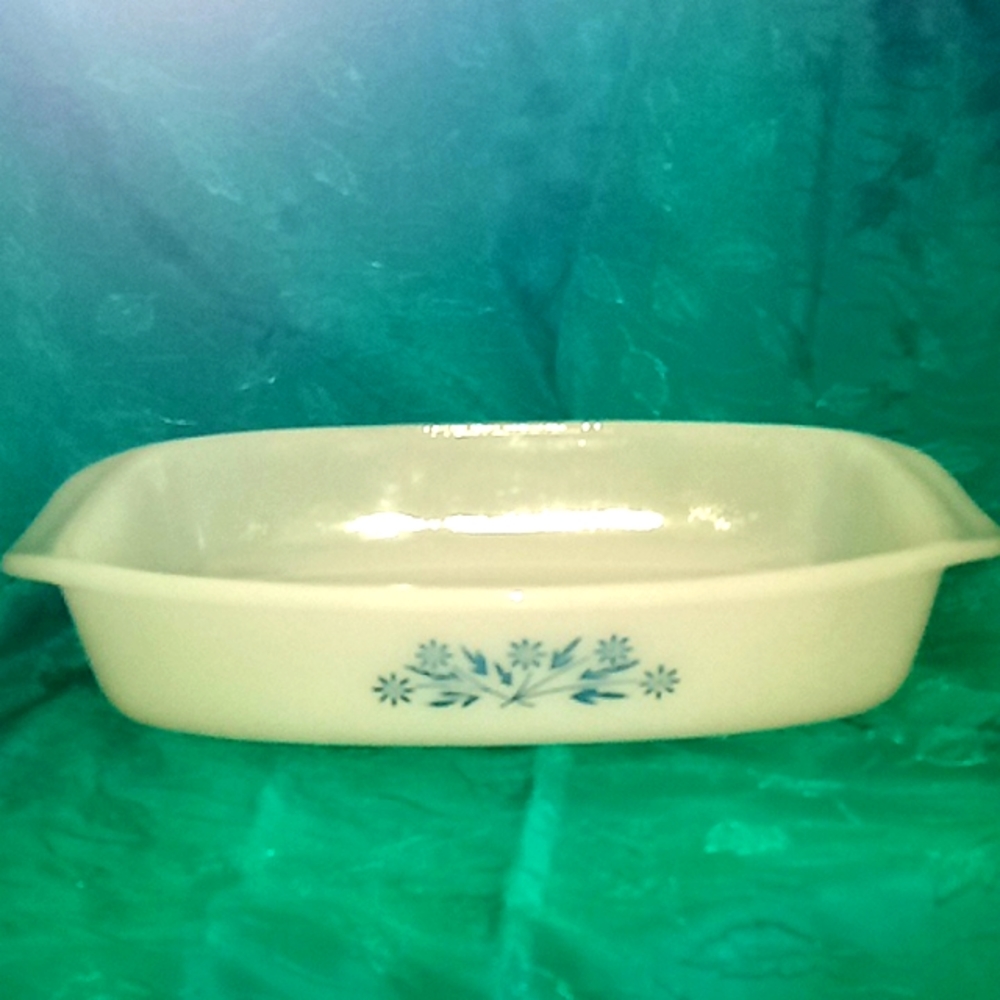 Vintage Dynaware pyr-o-rey milk glass casserole blue cornflower